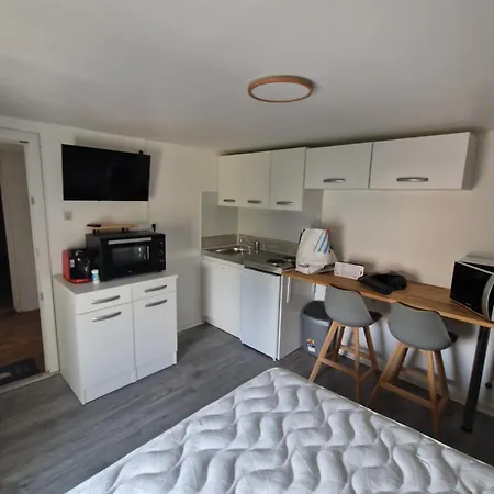 Sarl La Famille 3 Apartment *